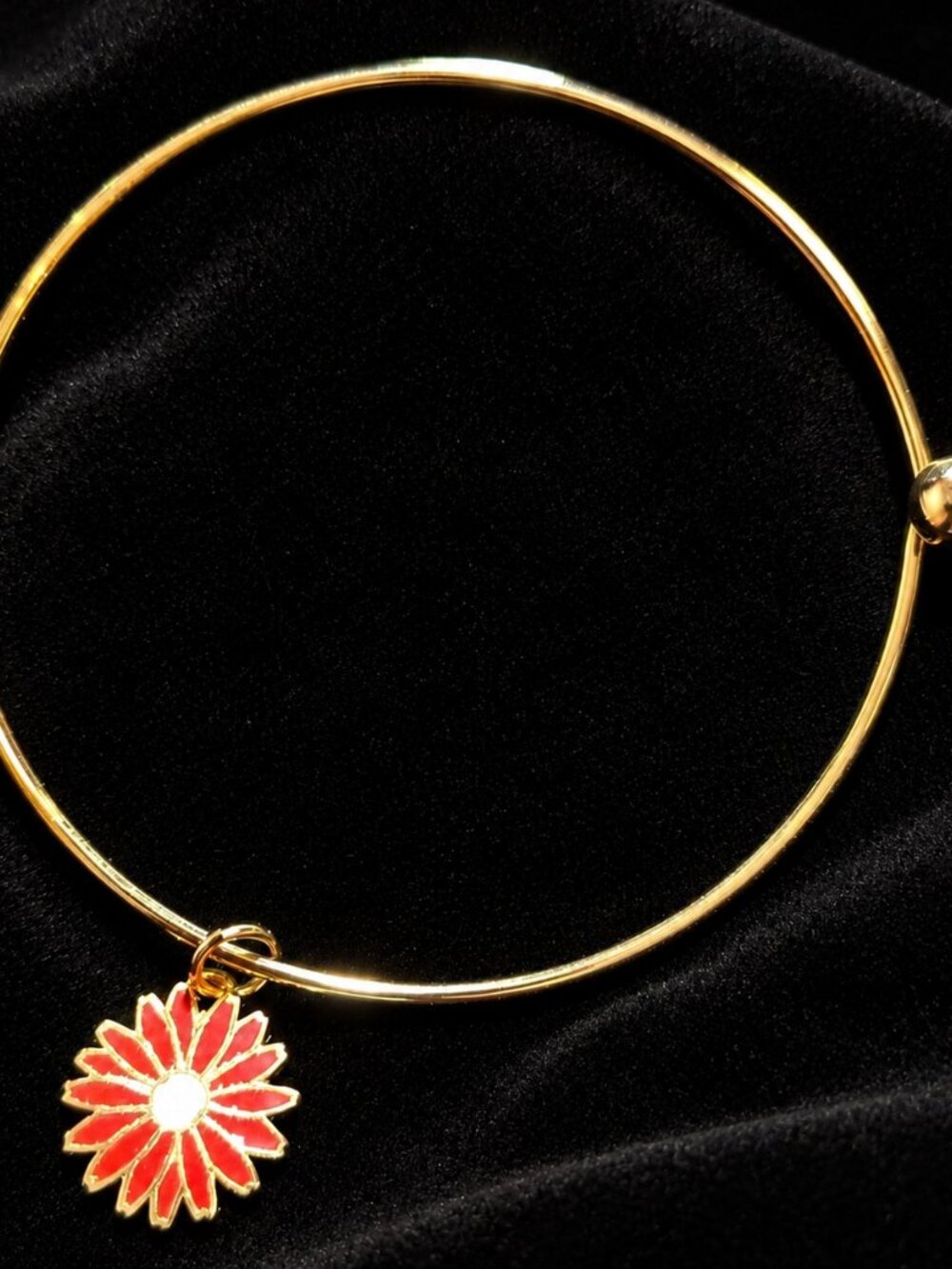 Vintage Daisy Charm Wire Bangle Bracelet